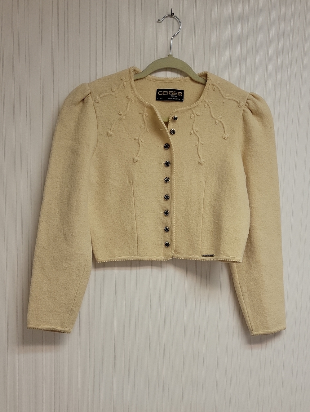 Geiger Cream Cropped Boiled Wool Jacket Embroidered Detail Large Vintage Fall